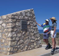 Potshot Monument - Accommodation in Bendigo
