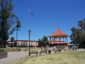 Gladstone Square - Accommodation in Bendigo 0
