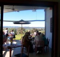 Tenafeate Creek Wines - Accommodation in Bendigo