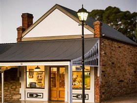 Hither And Yon Wines - Accommodation in Bendigo 0