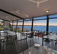 Pee Wee's at the Point - Accommodation in Bendigo