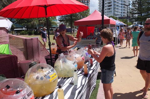 Coolangatta Beachfront Markets - Accommodation in Bendigo 4