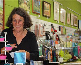 Artists On Parade Art Gallery - Accommodation in Bendigo 0