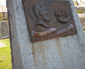 Thunderbolt's Statue And Constable Walker Memorial - Accommodation in Bendigo 0