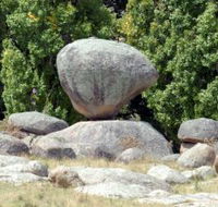 Balancing Rock - Accommodation in Bendigo
