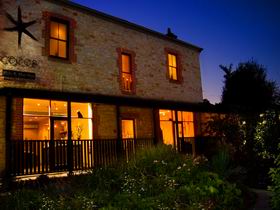 Cocos Hair And Day Spa - Accommodation in Bendigo 0