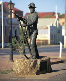 Miners Monument - Accommodation in Bendigo 0