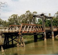 Swan Hill - Murray River Road Bridge - Accommodation in Bendigo