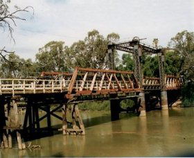 Swan Hill - Murray River Road Bridge - Accommodation in Bendigo 0