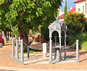 Witcombe Fountain - Accommodation in Bendigo 1