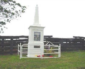 Evelyn Scrub War Memorial - Accommodation in Bendigo 0