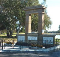 Memorial Park and Garden - Accommodation in Bendigo