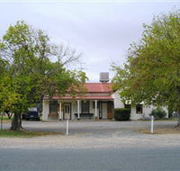 Round Hill Hotel - Accommodation in Bendigo