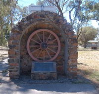 Jindera Pioneer Cairn - Accommodation in Bendigo