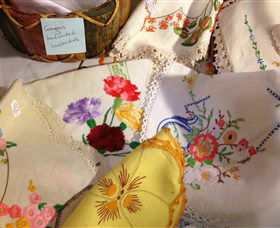 Mountain Blue Vintage Linen - Accommodation in Bendigo 2