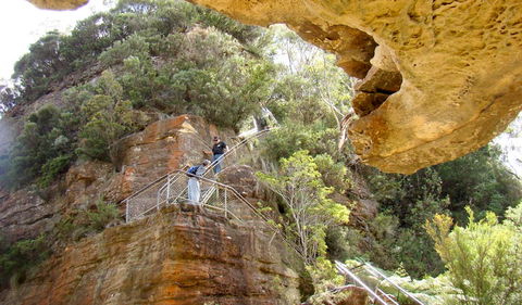 Three Sisters - Honeymoon Bridge - Accommodation in Bendigo 1