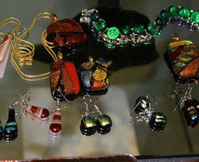 The Glass Gallery - BS Glass Art - Accommodation in Bendigo 4