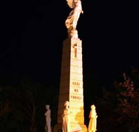 Cenotaph and Memorial Gates - Accommodation in Bendigo