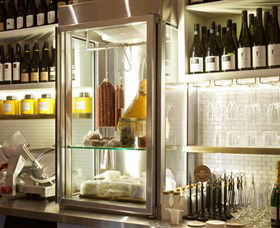East Coast Lounge - Accommodation in Bendigo 0