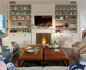 East Coast Lounge - Accommodation in Bendigo 1