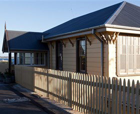 East Coast Lounge - Accommodation in Bendigo 2