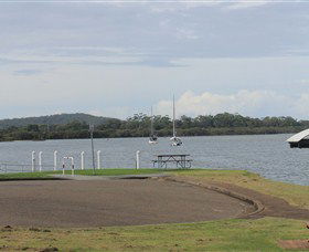 Laurieton Riverside Seafoods - Accommodation in Bendigo 2
