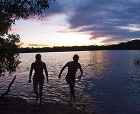 Lake Ainsworth - Accommodation in Bendigo 1