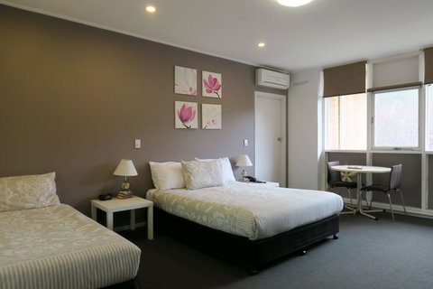 Lyndoch Hill - Accommodation in Bendigo 1