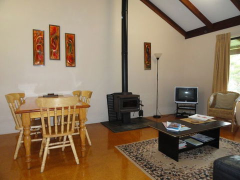 Tinglewood Cabins - Accommodation in Bendigo 0