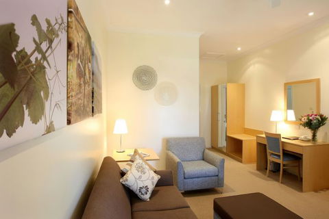 Pokolbin Village - Accommodation in Bendigo 8