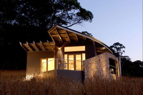 The Buckland - Studio Retreat - Accommodation in Bendigo 0