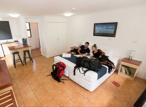 Base Airlie Beach Resort - Accommodation in Bendigo 0