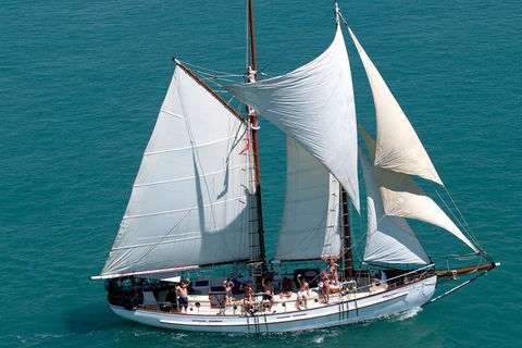 Whitsunday Islands Private Sailing Experience With Snorkeling & Langford Reef - Accommodation in Bendigo 8