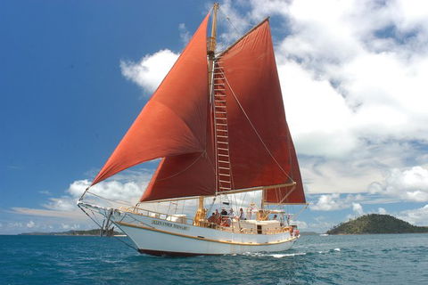 2-Day Whitsundays Sailing Adventure: Alexander Stewart - Accommodation in Bendigo 1