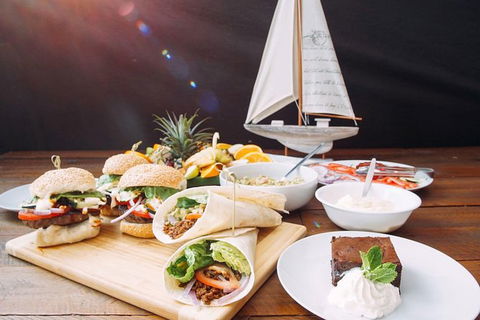 Broomstick Whitsundays Maxi Sailing (2 Days, 2 Nights) - Half A Double Bed - Accommodation in Bendigo 1