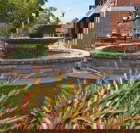 Bauer and Wiles Memorial Fountain - Accommodation in Bendigo