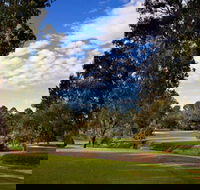 Commercial Golf Course - Accommodation in Bendigo