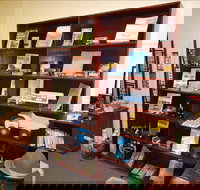 Meri Collectables - Accommodation in Bendigo