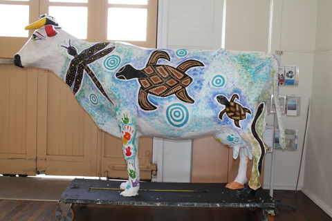 Daisy The Decorated Dairy Cow - Accommodation in Bendigo 1