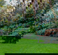 EG Waterhouse National Camellia Gardens - Accommodation in Bendigo