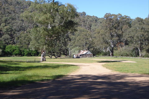 Fry's Hut - Accommodation in Bendigo 1