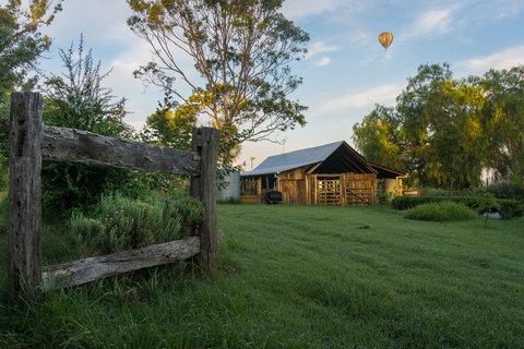 Camden - Accommodation in Bendigo 0