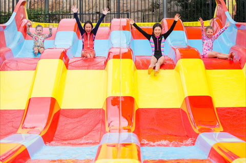 Raging Waters Sydney - Accommodation in Bendigo 1