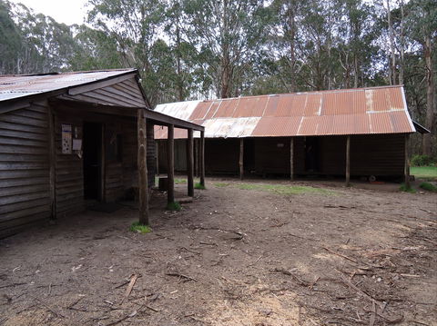 Razorback Hut - Accommodation in Bendigo 0