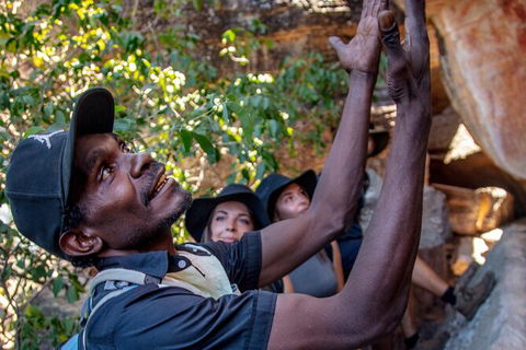 Arnhem Land Injalak Hill Full-Day Tour From Jabiru - Accommodation in Bendigo 0