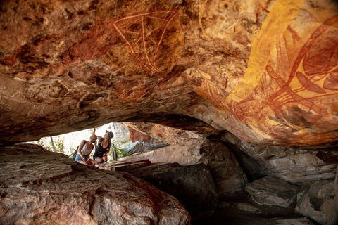 Arnhem Land Injalak Hill Full-Day Tour From Jabiru - Accommodation in Bendigo 1