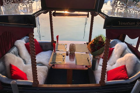 Romantic Gondola Dinner Cruise For Two - Accommodation in Bendigo 1