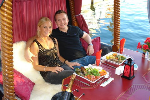 Romantic Gondola Dinner Cruise For Two - Accommodation in Bendigo 7