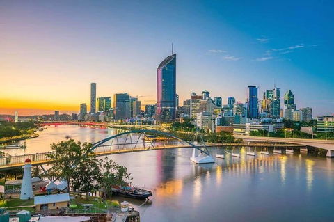 Brisbane Airport Transfers : Brisbane Airport BNE To Brisbane In Luxury Van - Accommodation in Bendigo 5