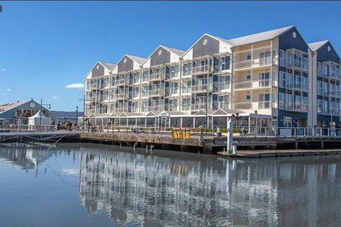 3.5 Hours Walking Guided Tour Of Launceston Highlights - Accommodation in Bendigo 2